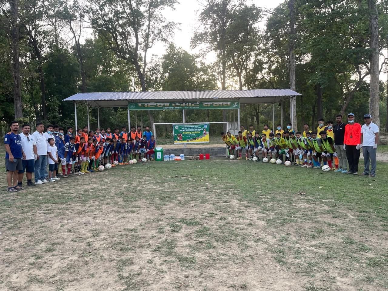 कैलालीमा ग्रासरुट र सरसफाई कार्यक्रम एकसाथ